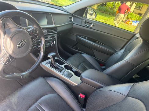 Used 2019 Kia Optima EX image 4