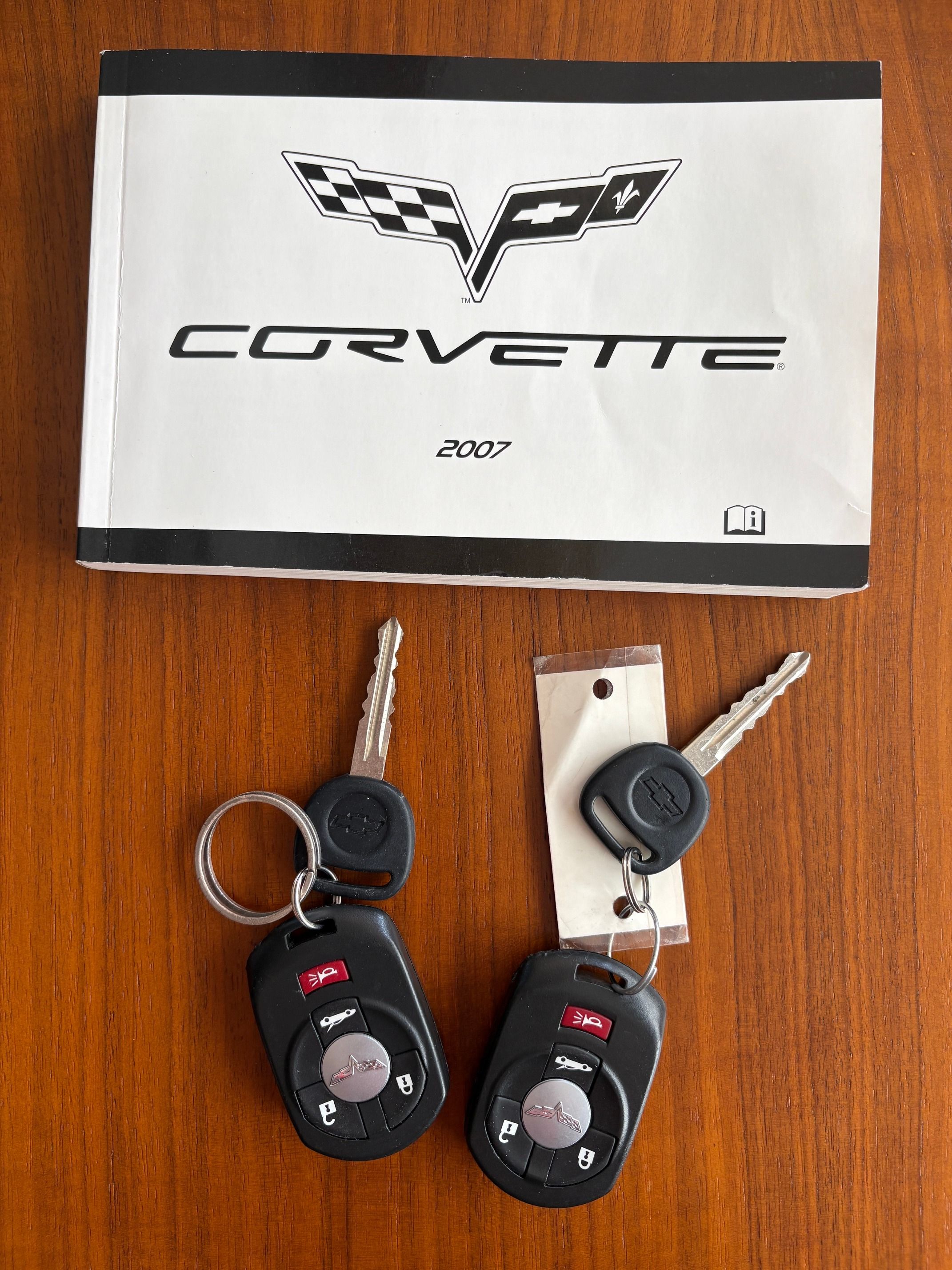 Used 2007 Chevrolet Corvette Coupe w/ Performance Package RWD image 28