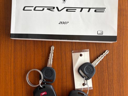 Used 2007 Chevrolet Corvette Coupe w/ Performance Package RWD image 18