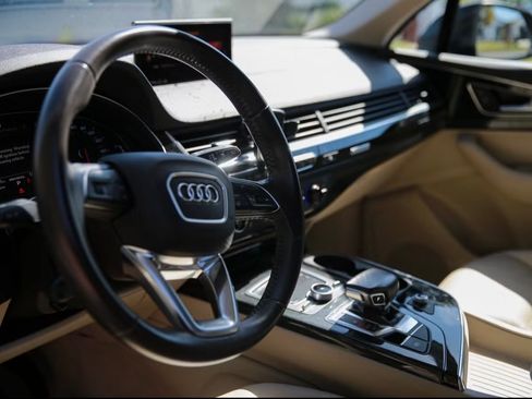 Used 2018 Audi Q7 3.0T Premium Plus AWD/4WD image 10