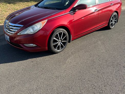 Used 2011 Hyundai Sonata SE w/ Navigation & Sunroof Pkg 4 FWD image 2