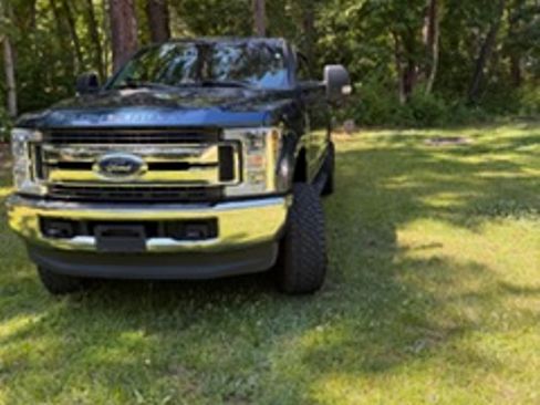 Used 2018 Ford F250 XLT w/ Snow Plow Prep Package AWD/4WD image 5