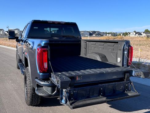 Used 2020 GMC Sierra 2500 AT4 w/ AT4 Premium Package AWD/4WD image 6