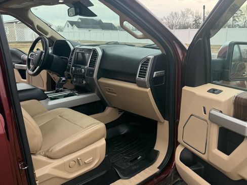 Used 2016 Ford F150 Lariat w/ Equipment Group 502A Luxury image 8