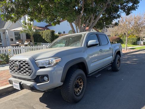 Used 2021 Toyota Tacoma TRD Off-Road w/ Technology Package image 6