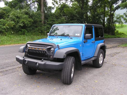 Used 2012 Jeep Wrangler Sport image 2
