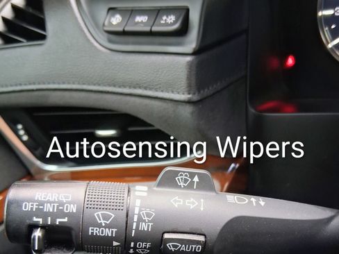 Used 2018 Cadillac Escalade Premium Luxury image 27