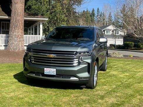 Used 2023 Chevrolet Tahoe High Country w/ Premium Package 2 AWD/4WD image 6