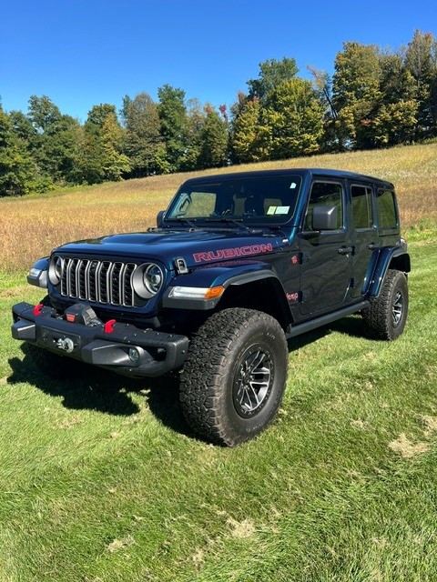 Used 2025 Jeep Wrangler Unlimited Rubicon AWD/4WD image 2