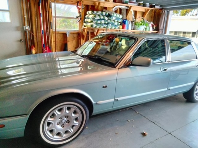 Used 2003 Jaguar XJ8 RWD image 2