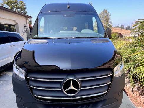 Used 2022 Mercedes-Benz Sprinter 2500 image 1