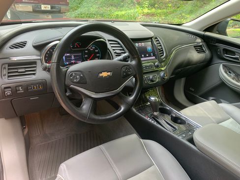 Used 2015 Chevrolet Impala LT image 9