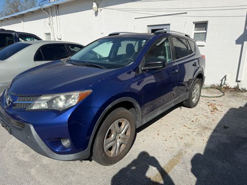 Used 2015 Toyota RAV4 LE image 2