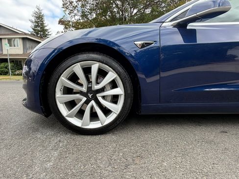 Used 2018 Tesla Model 3 Long Range AWD/4WD image 16