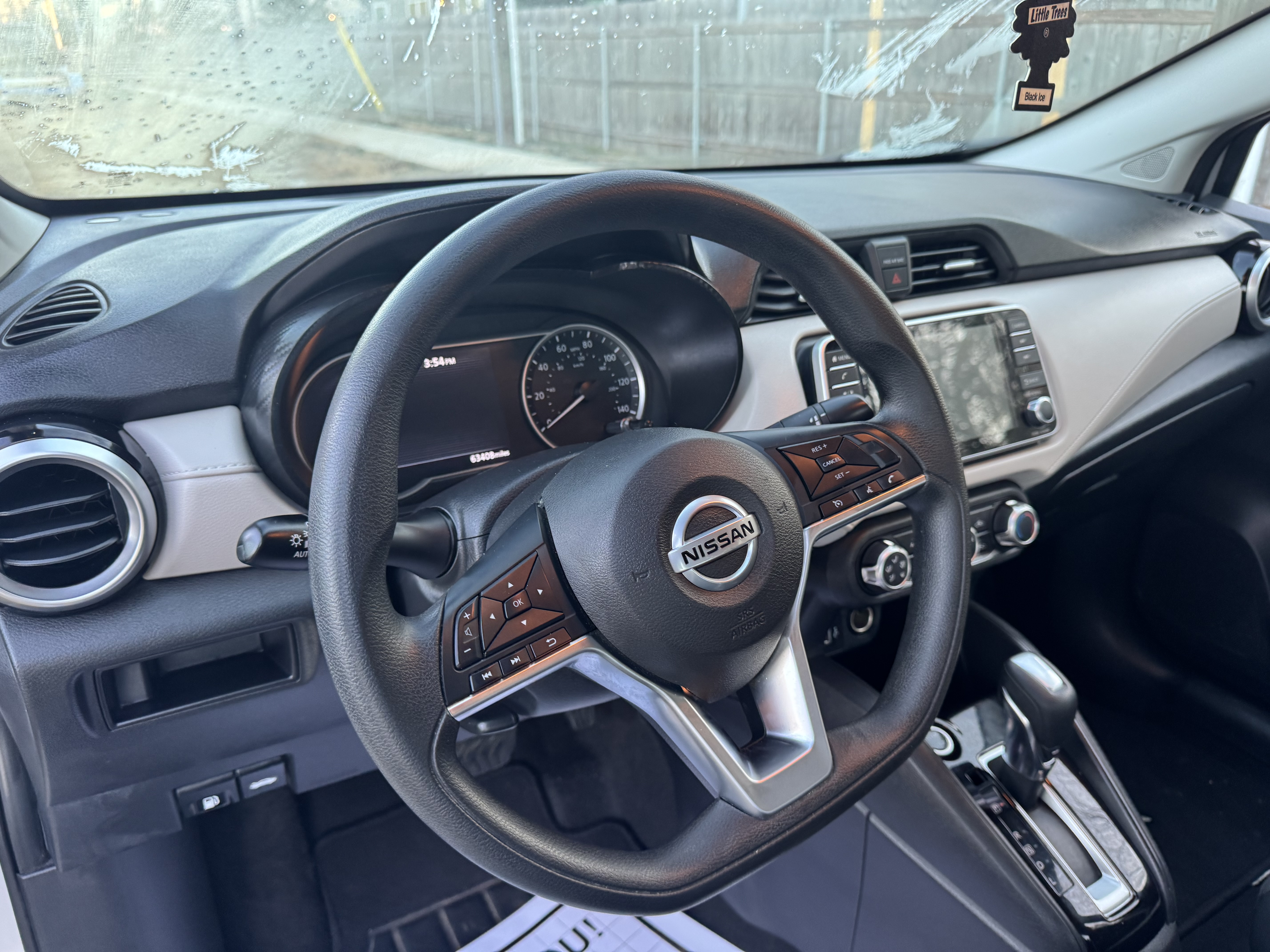 Used 2021 Nissan Versa SV FWD image 11