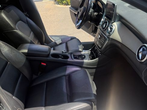 Used 2016 Mercedes-Benz GLA 250 4MATIC image 11