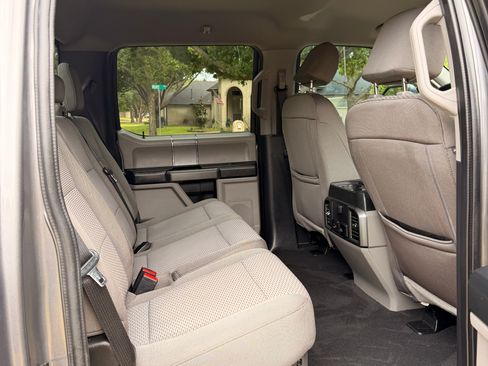 Used 2021 Ford F250 XLT w/ XLT Premium Package AWD/4WD image 11