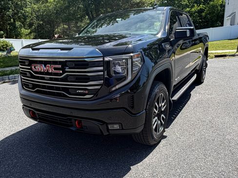 Used 2022 GMC Sierra 1500 AT4 w/ AT4 Premium Package AWD/4WD image 2