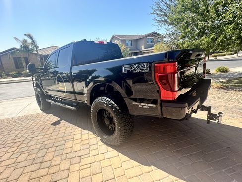 Used 2022 Ford F250 Lariat w/ Black Appearance Package image 2