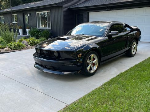 Used 2008 Ford Mustang GT Premium RWD image 1
