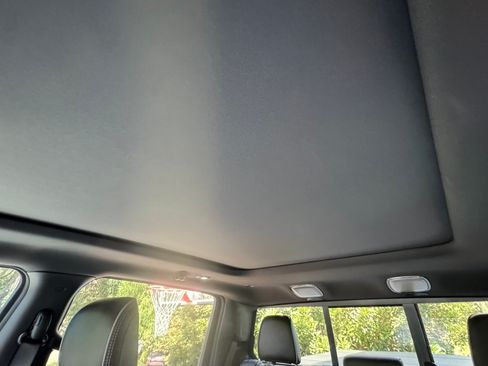 Used 2020 RAM 1500 Limited w/ Black Appearance Package AWD/4WD image 15