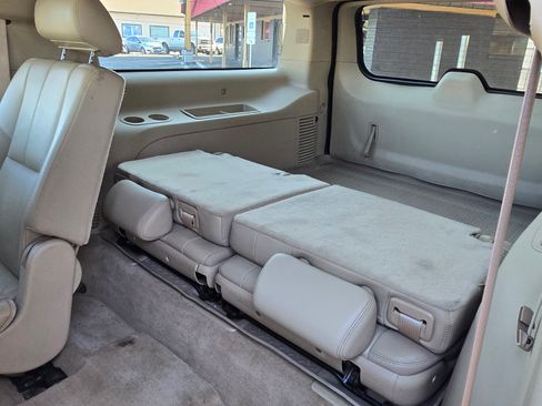 Used 2007 Chevrolet Suburban 2500 LT w/ LT Preferred Equipment Group image 21