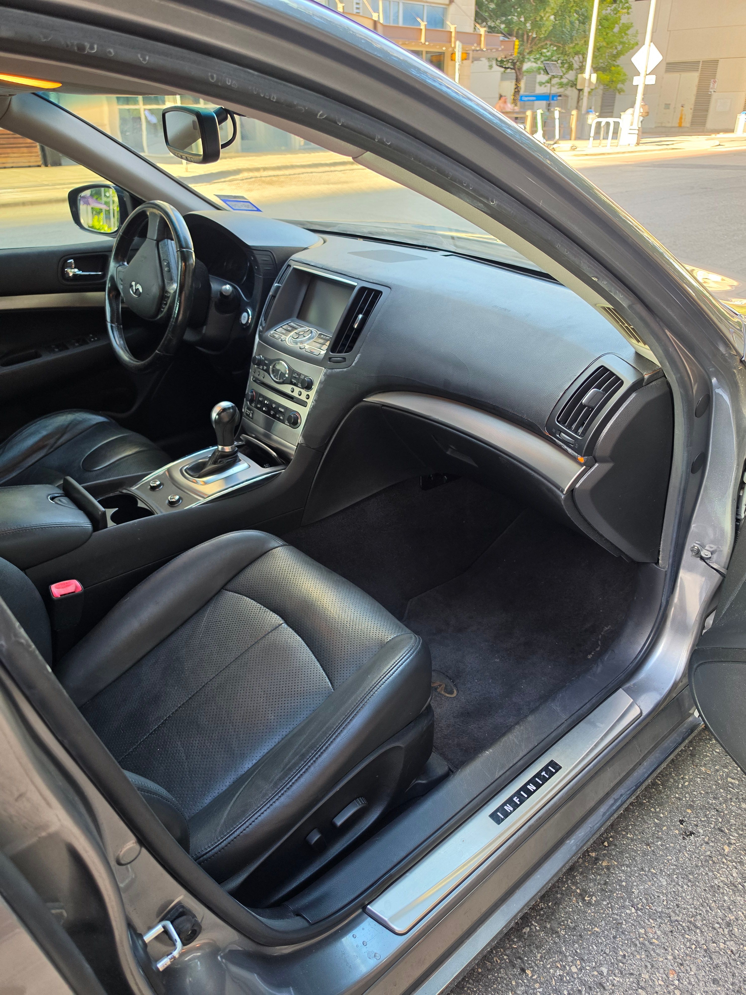 Used 2010 INFINITI G37 Journey w/ Premium Pkg RWD image 10