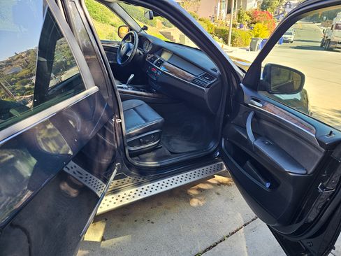 Used 2010 BMW X5 xDrive30i image 8