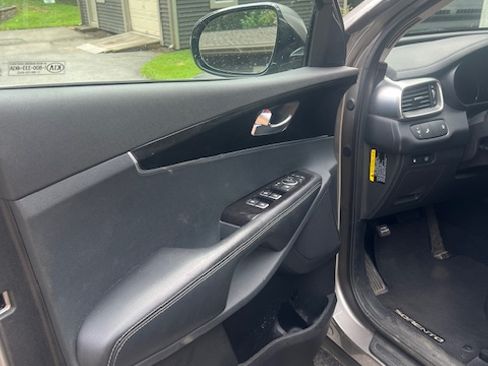 Used 2018 Kia Sorento EX image 25