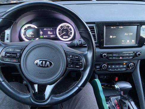 Used 2019 Kia Niro S Touring image 10
