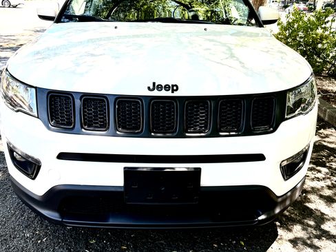 Used 2019 Jeep Compass Latitude FWD image 5