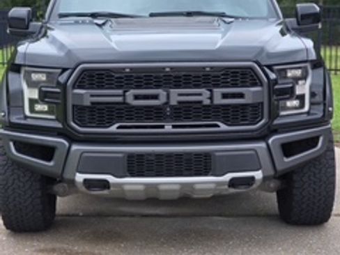 Used 2017 Ford F150 Raptor w/ Equipment Group 802A Luxury AWD/4WD image 9