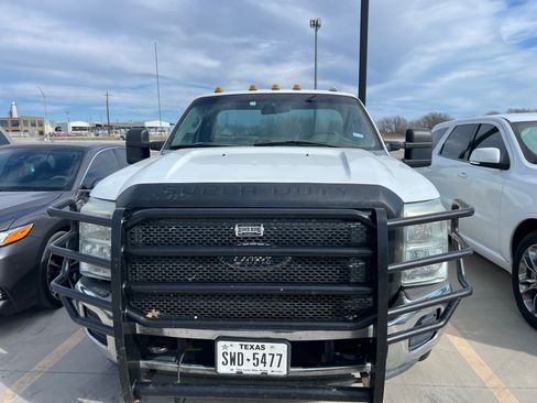 Used 2011 Ford F250 XL w/ XL Value Pkg image 1