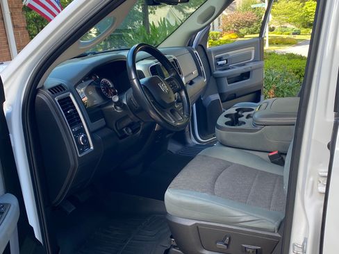 Used 2019 RAM 1500 Big Horn AWD/4WD image 4