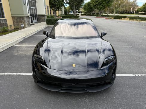 Used 2022 Porsche Taycan 4S image 8