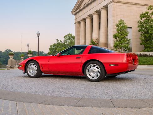 Used 1995 Chevrolet Corvette Coupe RWD image 8