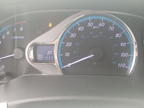 Used 2011 Toyota Sienna Limited image 6