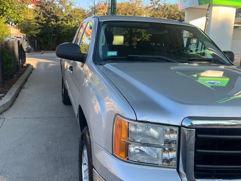 Used 2011 GMC Sierra 1500 SLE w/ Power Tech Package image 11