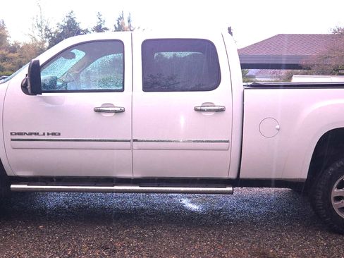 Used 2012 GMC Sierra 2500 Denali w/ Suspension Package, Off-Road image 4