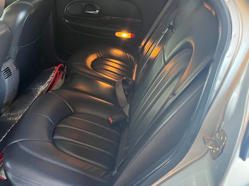 Used 2000 Chrysler 300M image 10