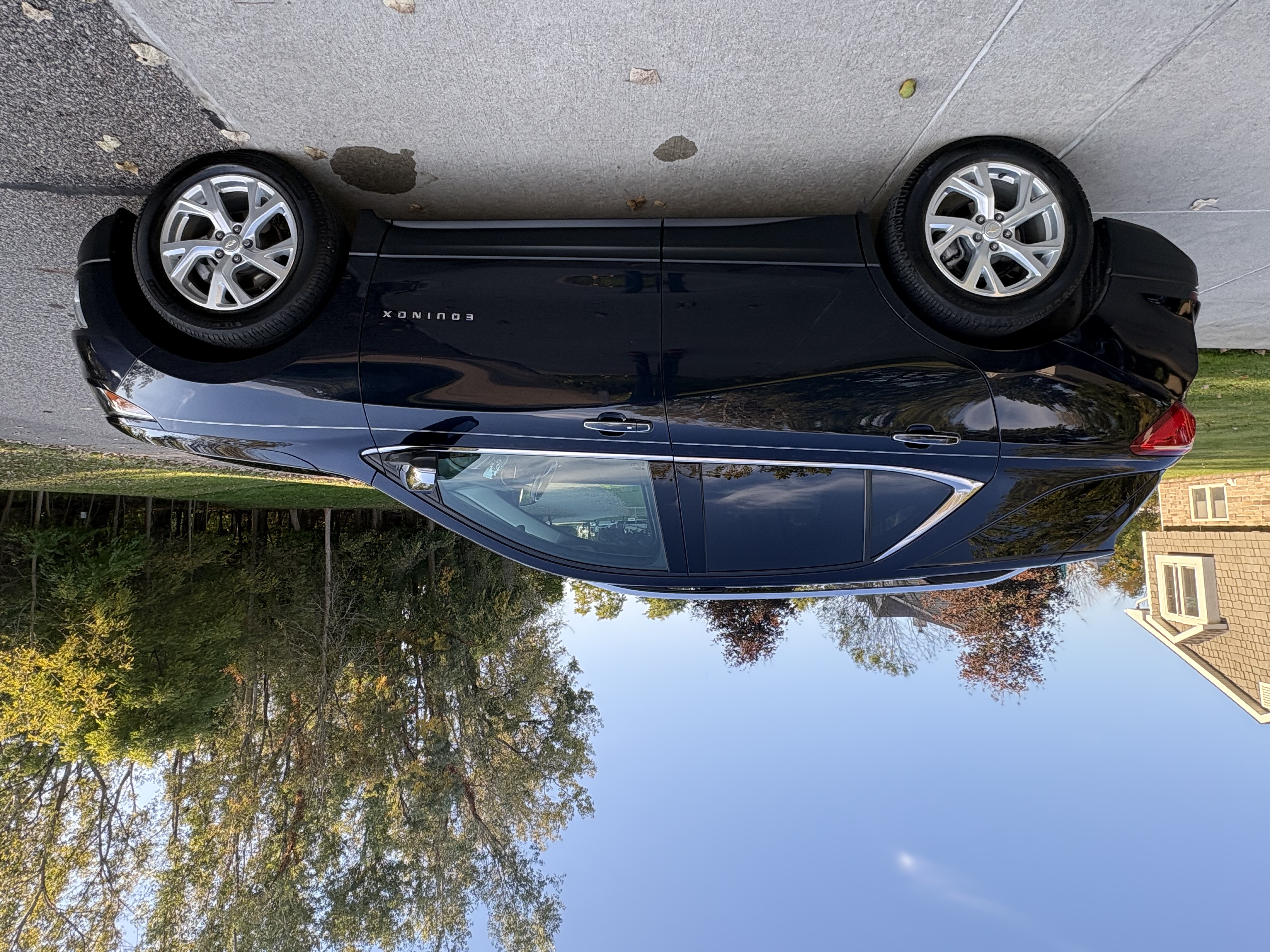 Used 2021 Chevrolet Equinox Premier FWD image 9