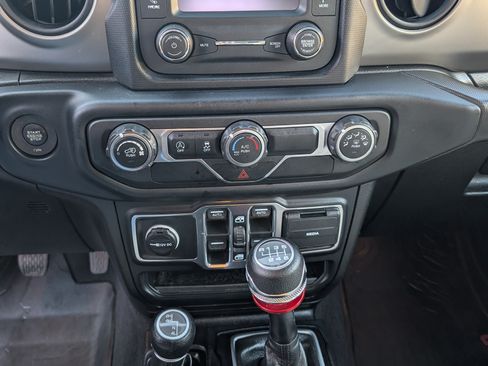 Used 2019 Jeep Wrangler Unlimited Sport S image 19