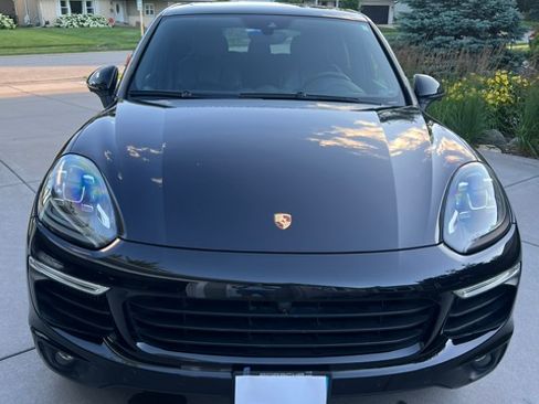 Used 2016 Porsche Cayenne S AWD/4WD image 2