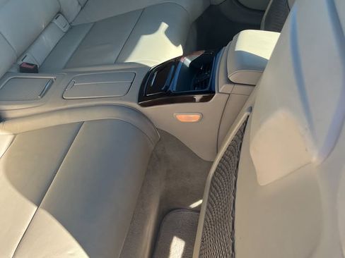 Used 2011 BMW 335i Convertible image 10