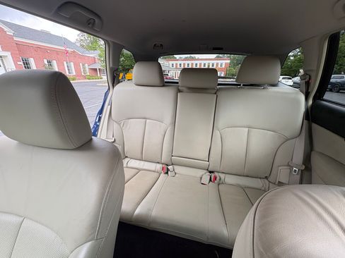Used 2011 Subaru Outback 2.5i Limited AWD/4WD image 15