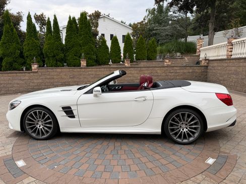 Used 2017 Mercedes-Benz SL 550 image 9