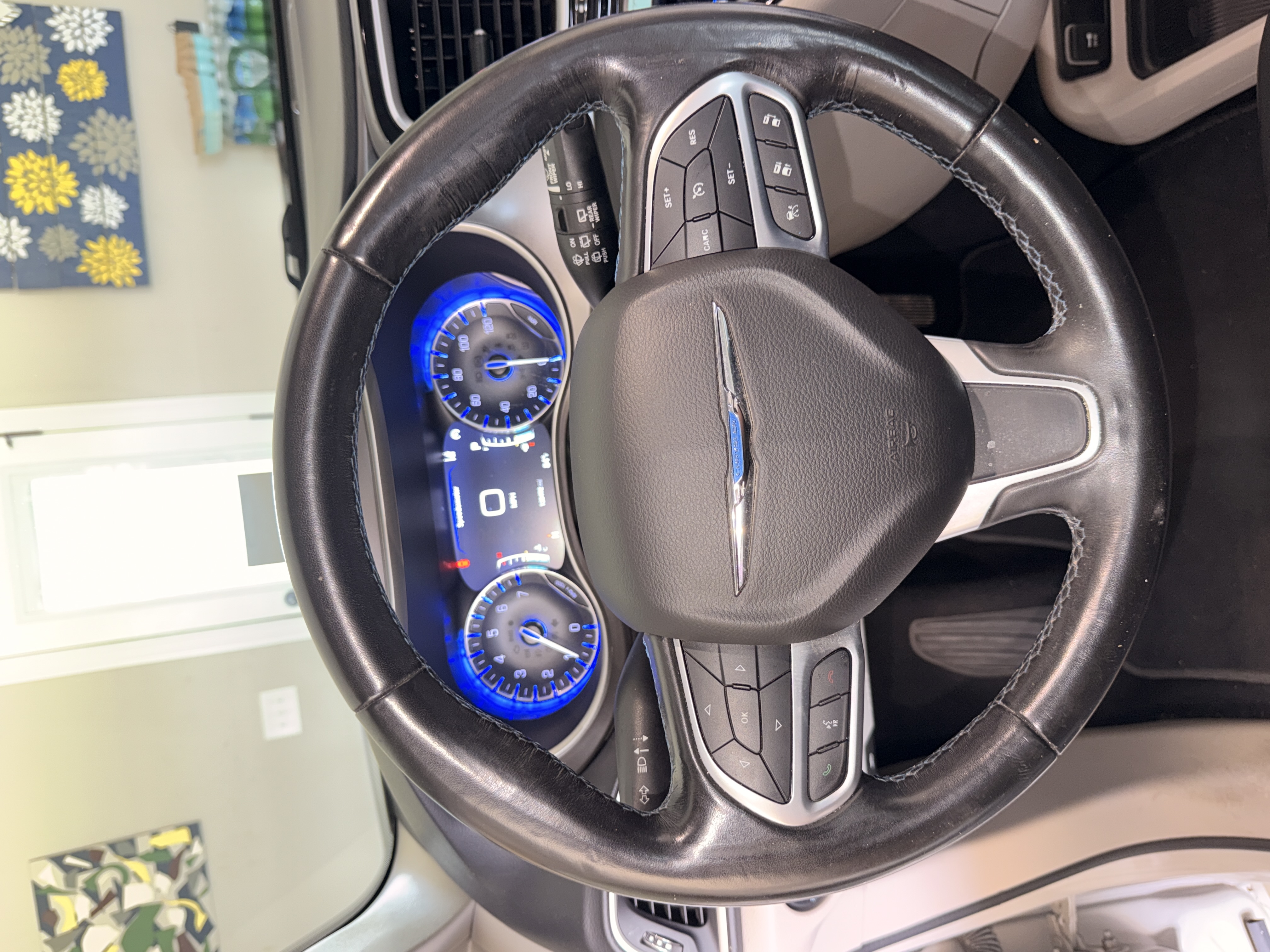 Used 2021 Chrysler Pacifica Touring-L FWD image 13