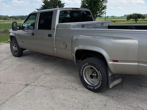 Used 2000 Chevrolet Silverado 3500 4x4 Crew Cab image 10