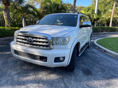 Used 2010 Toyota Sequoia Platinum image 9