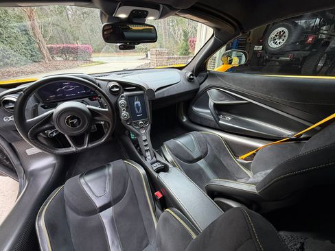 Used 2020 McLaren 720S Spider image 19